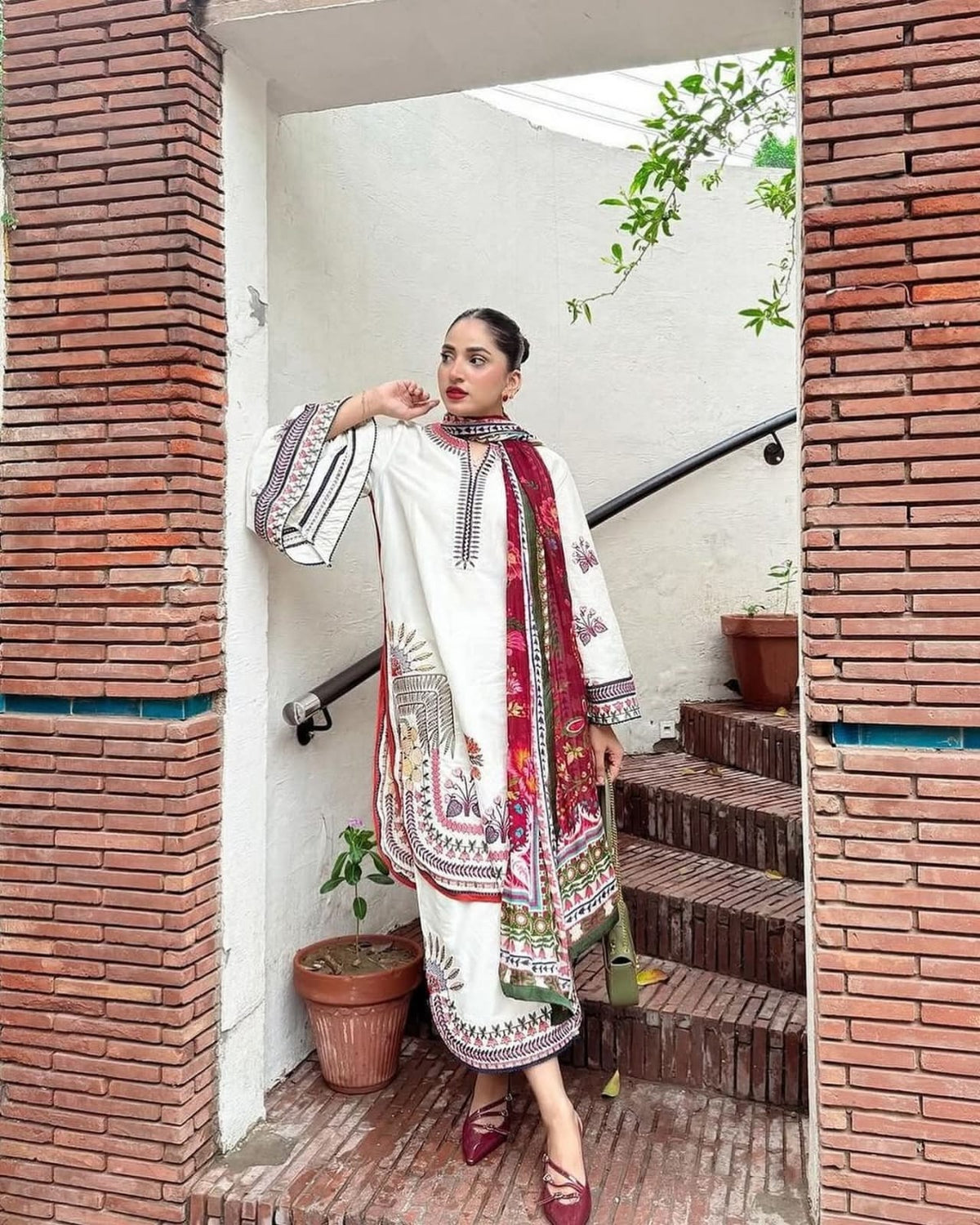 DHANAK EMB 3PC SUIT HB-001002